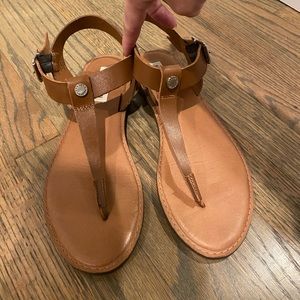 ✨Steve Madden Skylar Leather Flats T-Strap Sandals